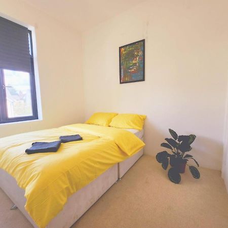 Urban Escape Ealing Otel Londra Dış mekan fotoğraf